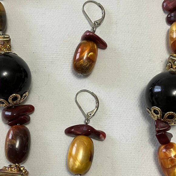 Vintage-style Bead Fashion Costume Black Amber & Gold Tone Necklace & Earrings - Picture 5 of 9